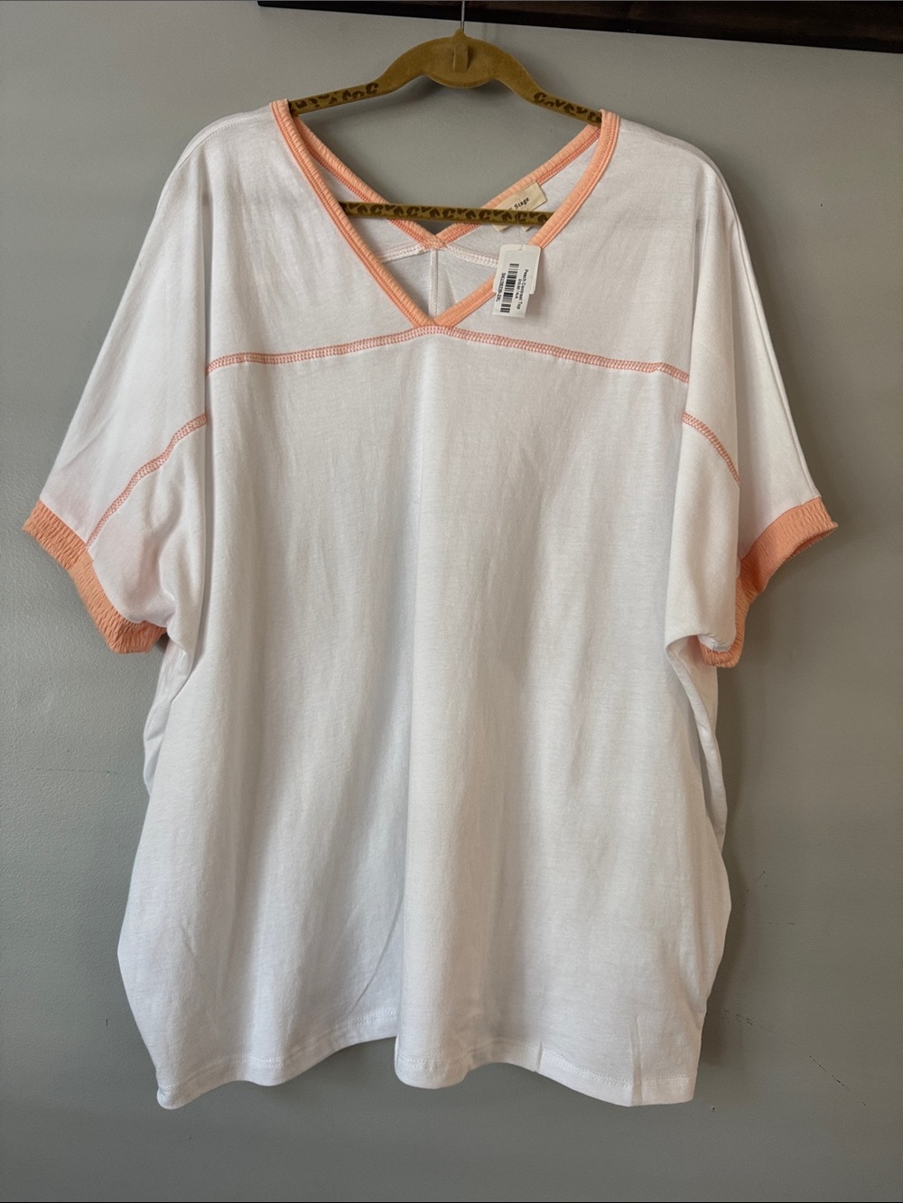 Relaxed V-Neck Short Sleeve Tee in White with Peach Trim